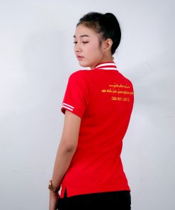 เสื้อโปโล สีแดง สกรีน Advance Aluminium Desige