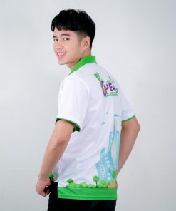 เสื้อโปโล สีขาว + สกรีน สีเขียว ของ PEA