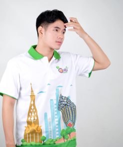 เสื้อโปโล สีขาว + สกรีน สีเขียว ของ PEA