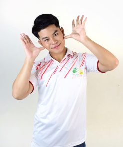 เสื้อโปโลชายสีขาว ลายเส้นสีแดง